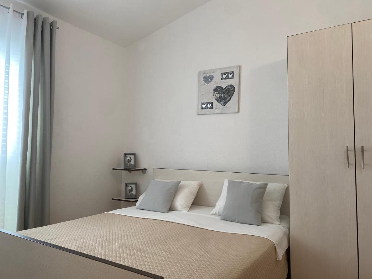 Apartments Lolo Privlaka  Ngoại thất bức ảnh